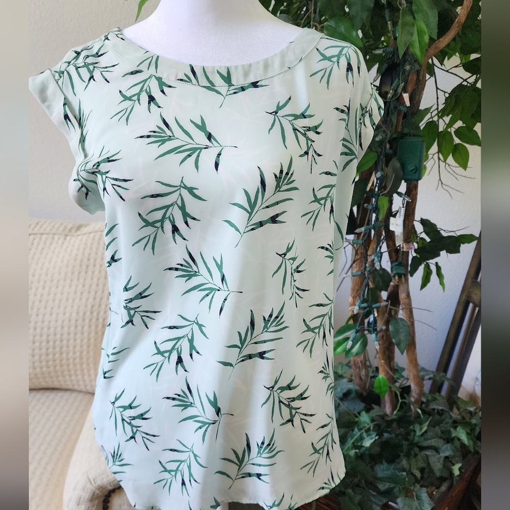 3 for $20 Ann Taylor Factory Green and White Cap Sleeve Relaxed Blouse